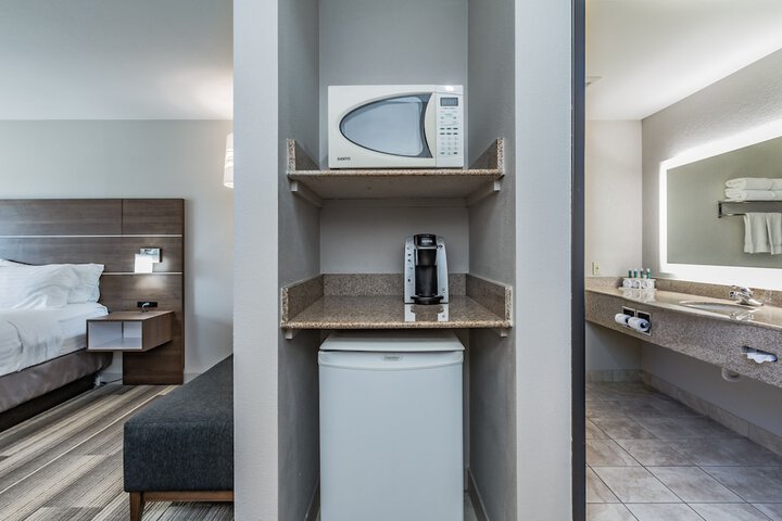 Holiday Inn Express Hotel & Suites South Bend by IHG