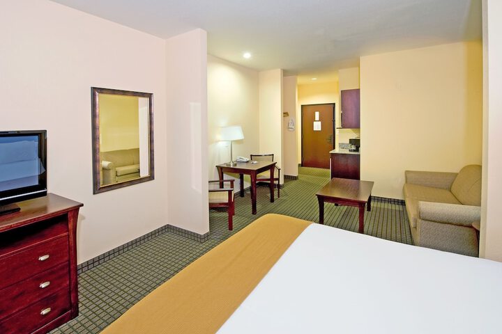 Holiday Inn Express & Suites Willcox by IHG