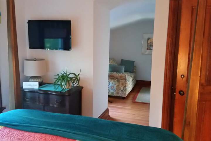 Room 11 of 29