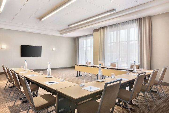 Four Points by Sheraton Fargo Medical Center
