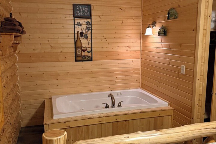 Hot Tub 322 of 374