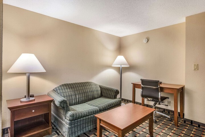 Room 15 of 43