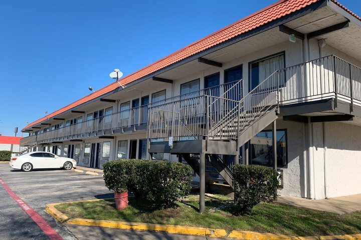 Hotel 4 of 29