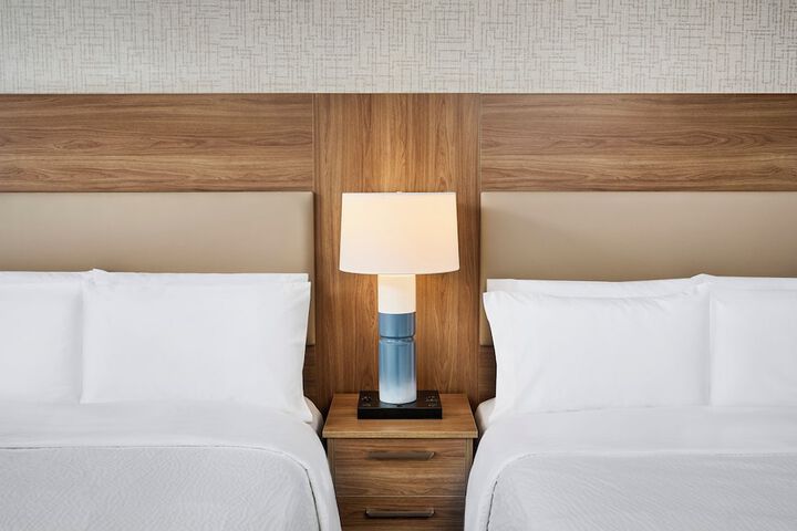 Candlewood Suites Burlington Conference Centre by IHG