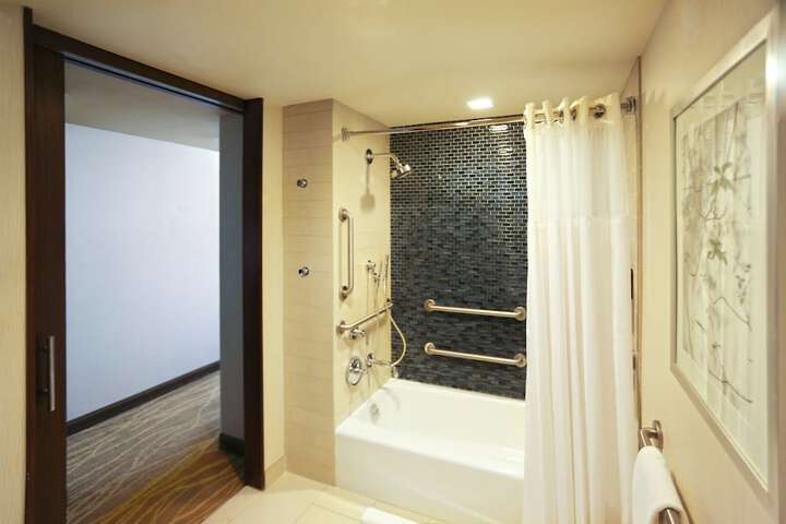 Room 50 of 118