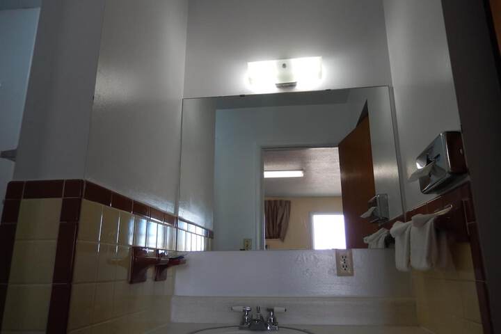 Room 10 of 24