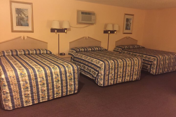 Room 18 of 25