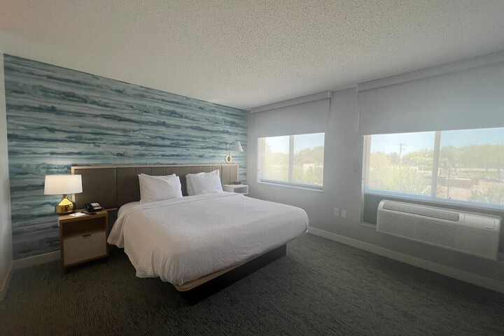 Room 22 of 46