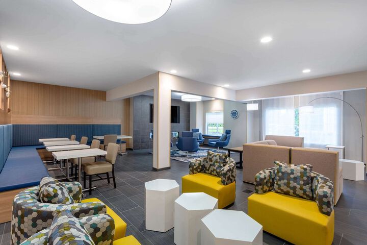 Microtel Inn & Suites by Wyndham Amsterdam