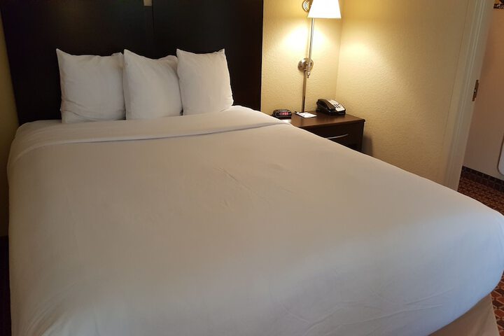 Room 12 of 27