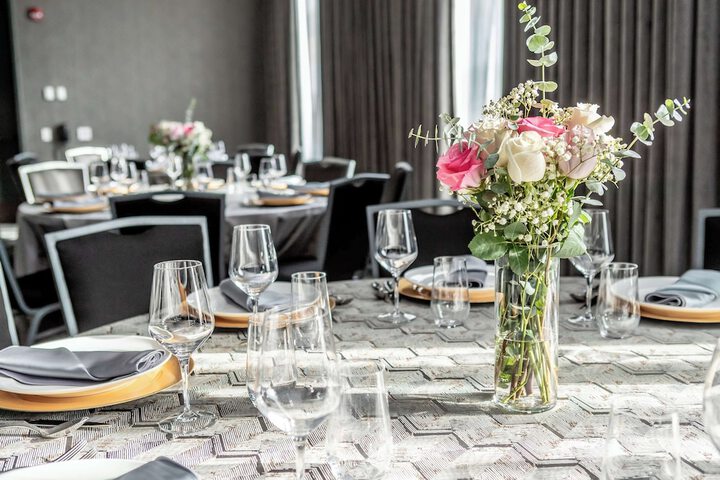 The Rose Chicago Tapestry Collection by Hilton