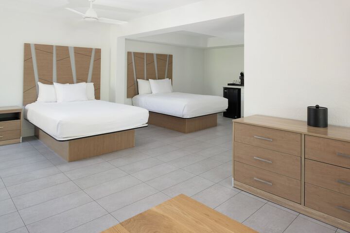 Casey Key Resorts - Mainland