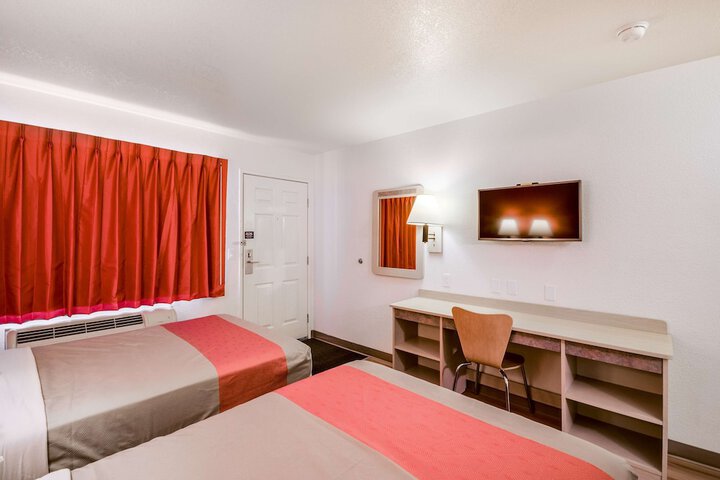 Room 11 of 24