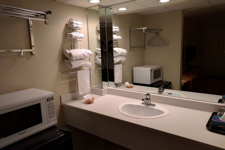 Room 25 of 39