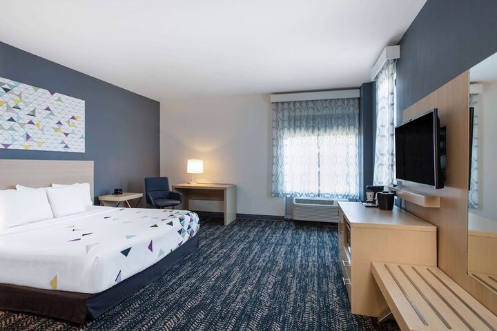 La Quinta Inn & Suites by Wyndham Manassas Va-Dulles Airport