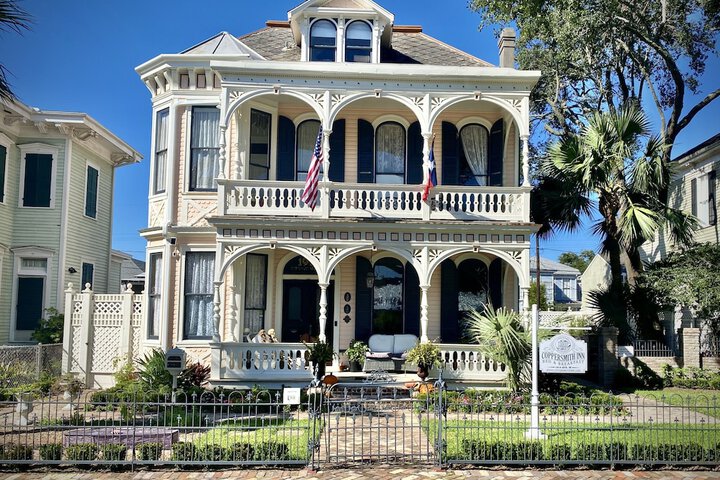 Coppersmith Inn B & B