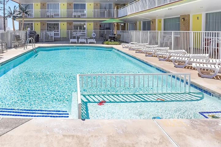 Pool 18 of 70