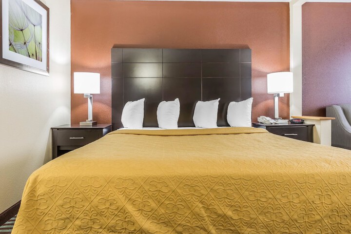 Room 13 of 28