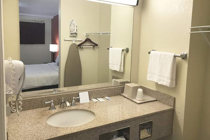 Room 15 of 19