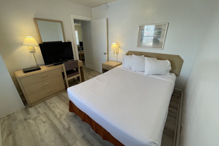 Room 28 of 43