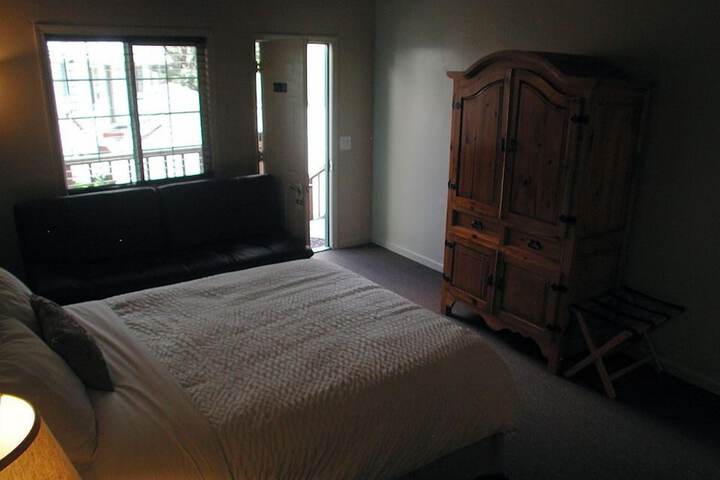 Room 28 of 43