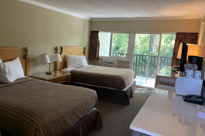 Room 12 of 37