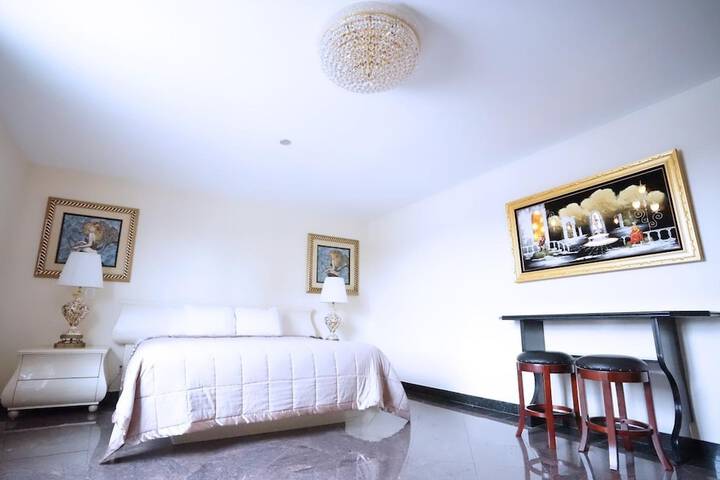Room 42 of 61
