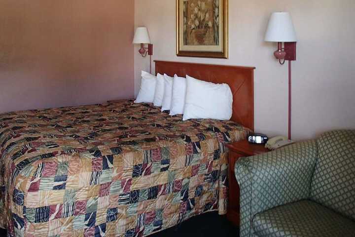 Rodeway Inn Leesburg Chain of Lakes