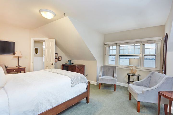 Room 22 of 33