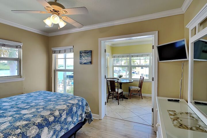 Barefoot Beach Resort B-201 by Distinctive Beach Rentals