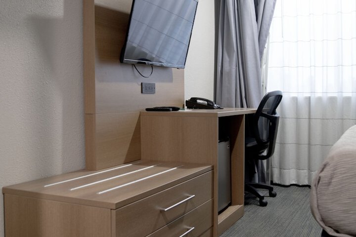 Room 20 of 38