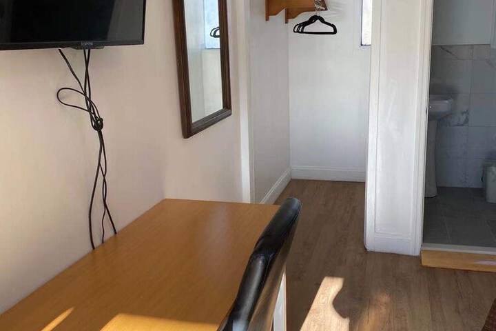 Room 5 of 20