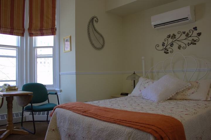 Room 12 of 52