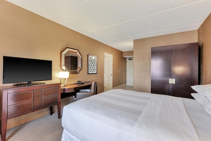 Room 21 of 46