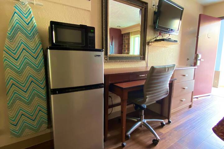 Room 8 of 28