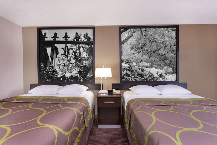 Room 9 of 25