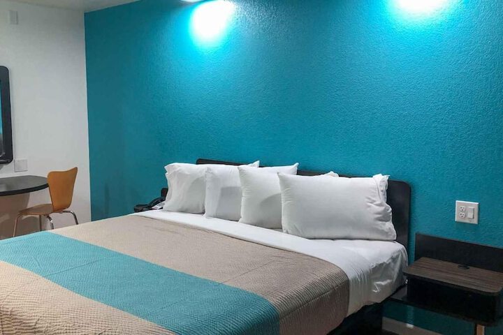 Room 29 of 35