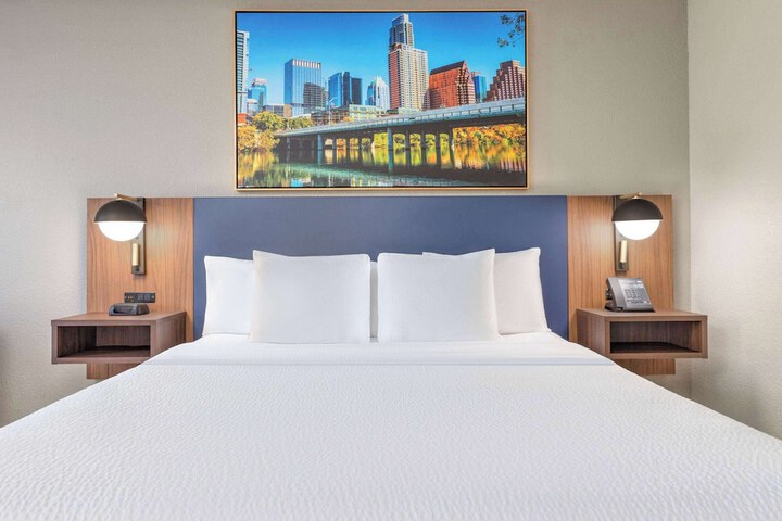 Room 20 of 48