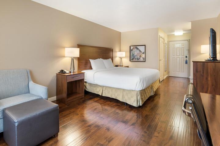 Best Western Plus John Jay Inn & Suites