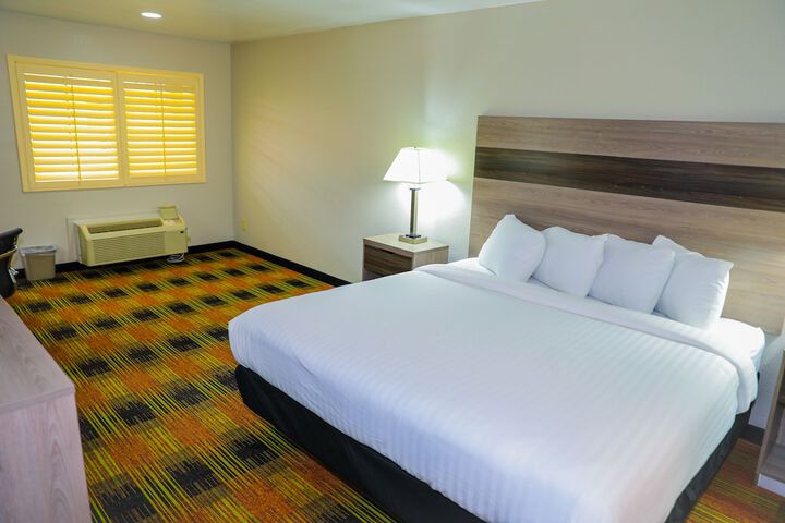 Room 15 of 34