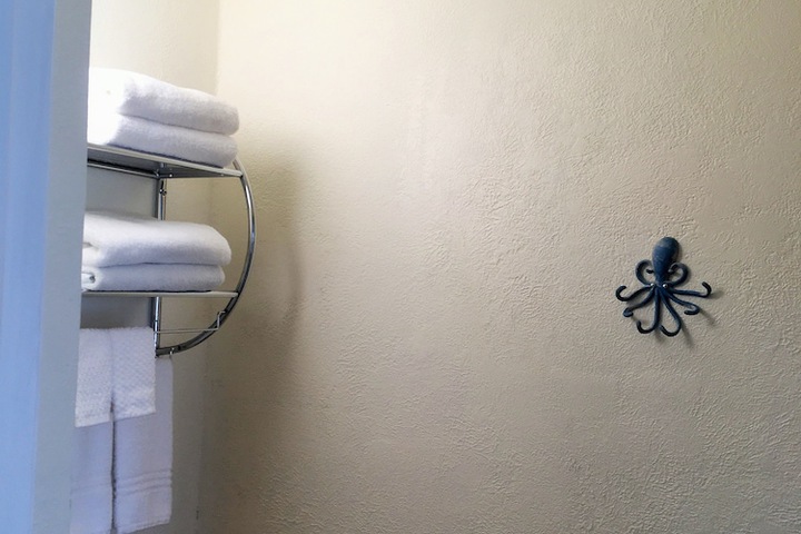 Room 82 of 182