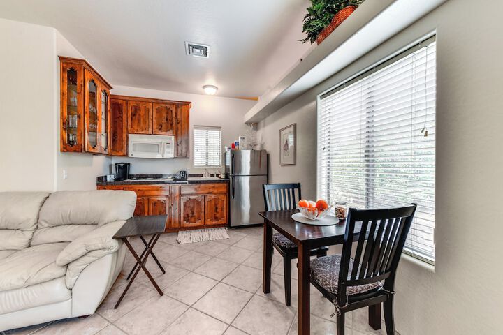 4 Mi to San Tan Mtn Trails: Arizona Studio!