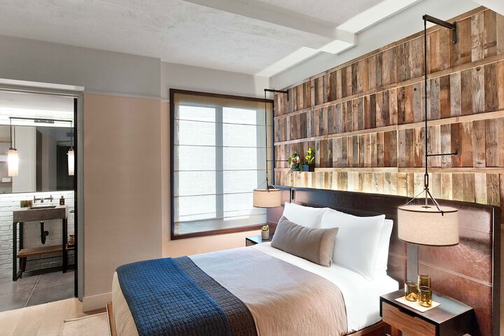 Room 15 of 77