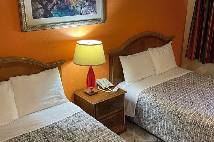 Room 27 of 60