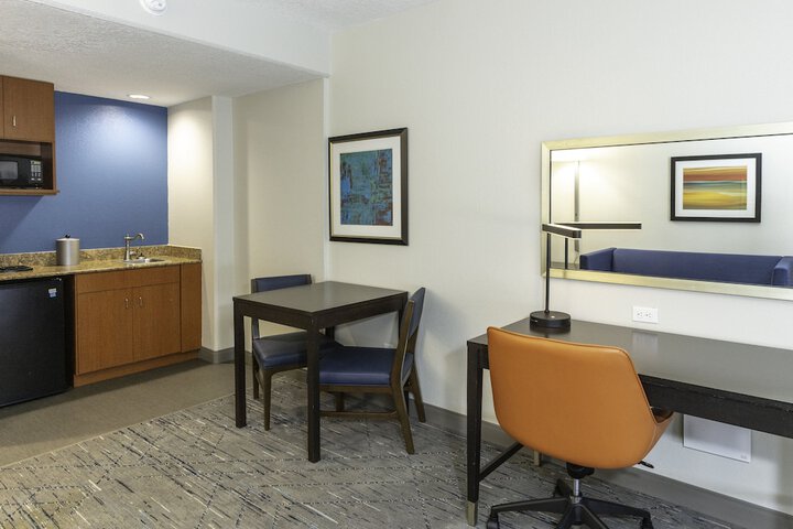 Room 28 of 59