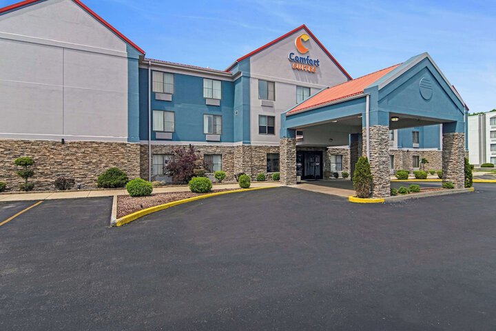 Comfort Suites near I-80 and I-94