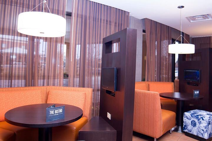 Courtyard by Marriott Jackson Airport / Pearl