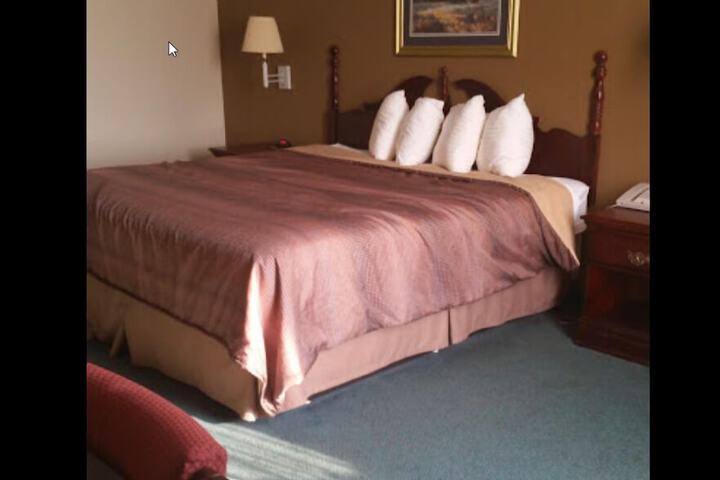 Room 5 of 6