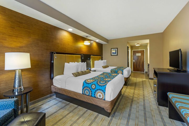 Room 13 of 34