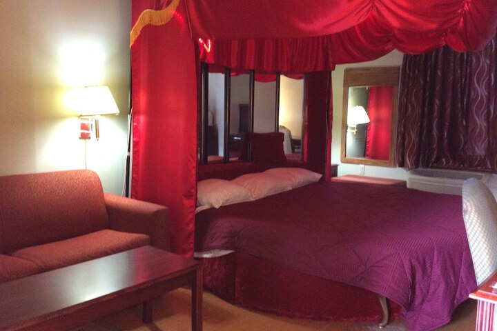 Room 23 of 46